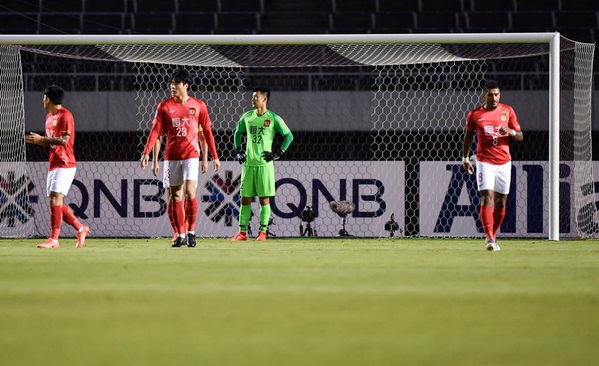  诺伊尔关键扑救定乾坤，德甲门神捍卫球队尊严  